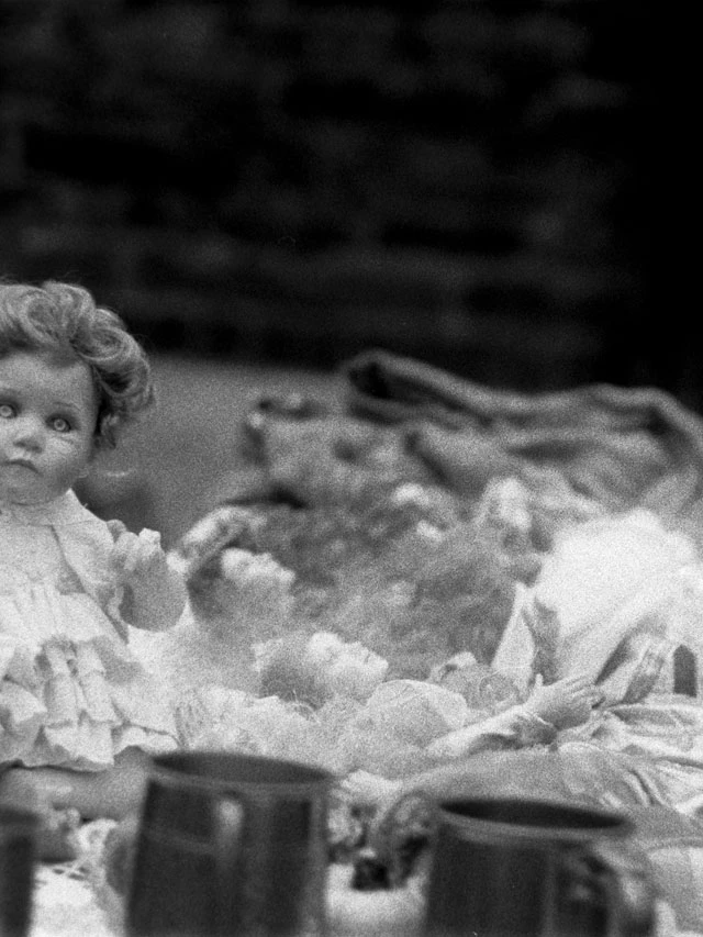 Creepy dolls