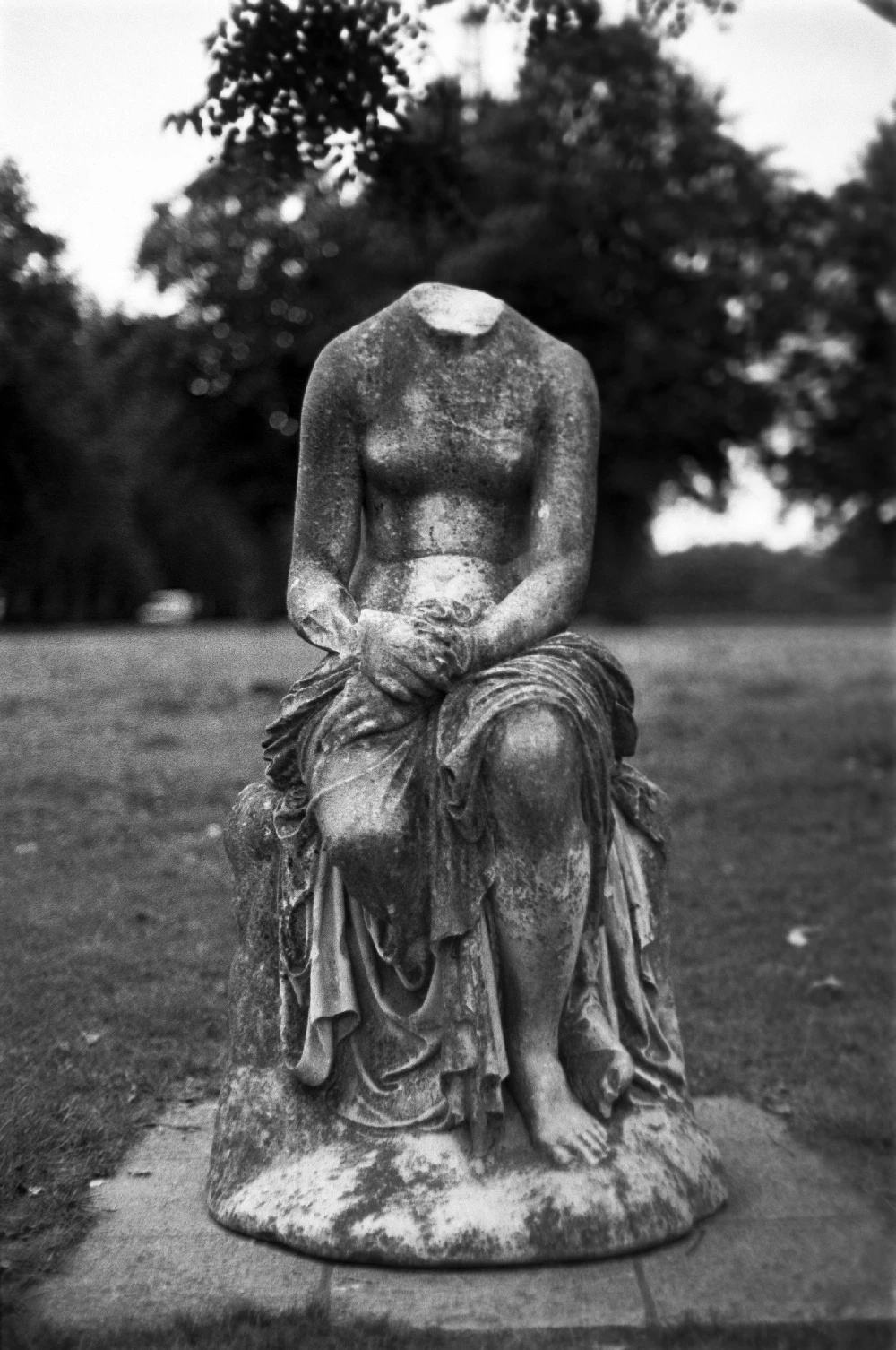 Lost head statue