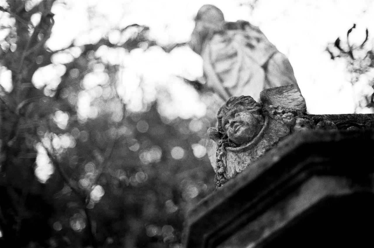 Stone angels