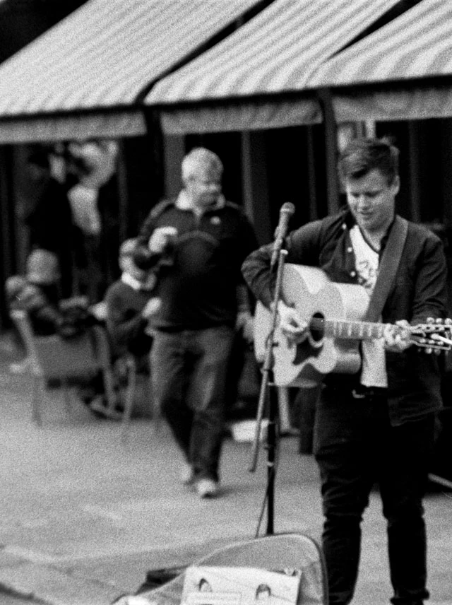 Street guitar player